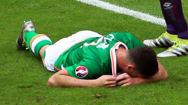 Clark own goal denies Republic win