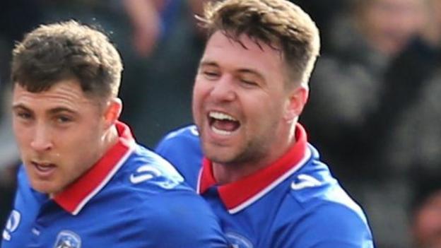 Oldham: Anthony Gerrard, Amadi-Holloway and Michael Ngoo join League One side