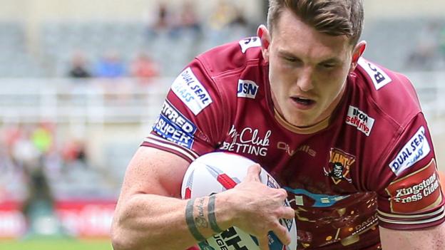Super League: Huddersfield Giants 26-4 Leigh Centurions
