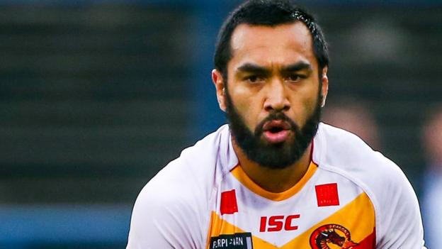 Super League: St Helens v Wakefield Trinity