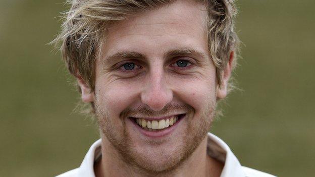 Ex-Warks bowler Allin dies aged 28