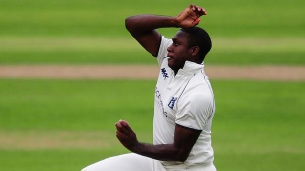 County Championship: Keith Barker inspires Warwickshire as Lancashire buckle