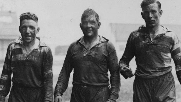 Super League Rewind: Wigan edge St Helens in a Floodlit Trophy final mudbath