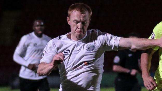 Danny Johnson: Gateshead striker signs contract extension - BBC Sport