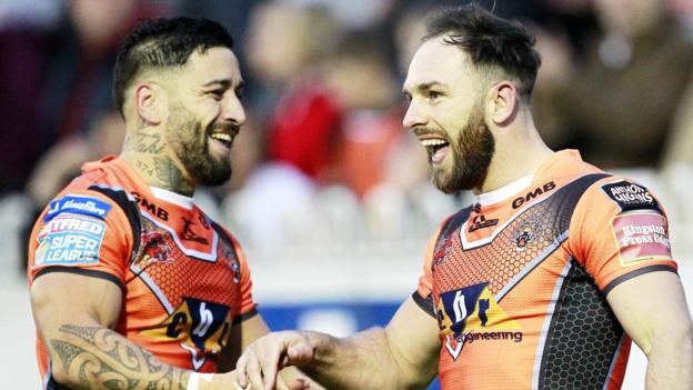 Super League: Castleford Tigers 54-4 Wigan Warriors