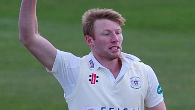 Gloucestershire v Glamorgan: 25 wickets fall on day one at Cheltenham