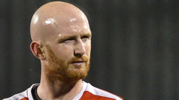 Cliftonville's Ryan Catney has surgery on broken leg