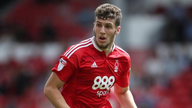 Alex Iacovitti: Nottingham Forest defender joins Mansfield Town on loan