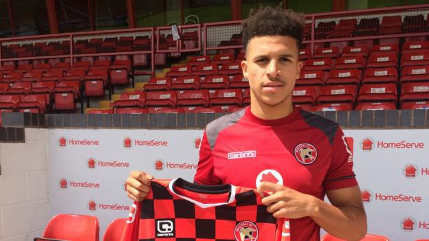 Theo Vassell: Gateshead sign ex-Walsall defender on a one-year deal - BBC Sport