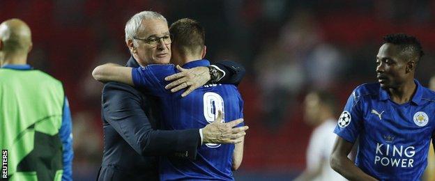 Claudio Ranieri hugs Jamie Vardy