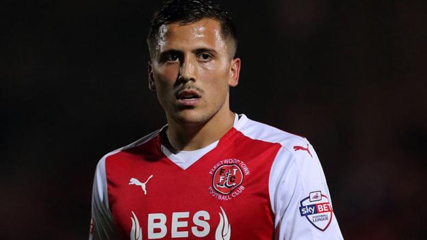 Shrewsbury sign Fleetwood's Sarcevic