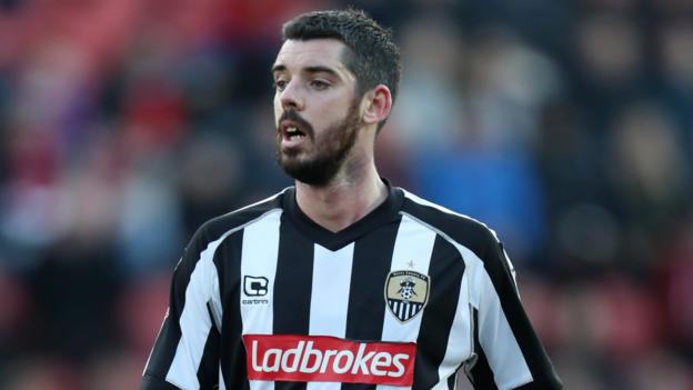 Richard Duffy: Notts County defender signs new contract
