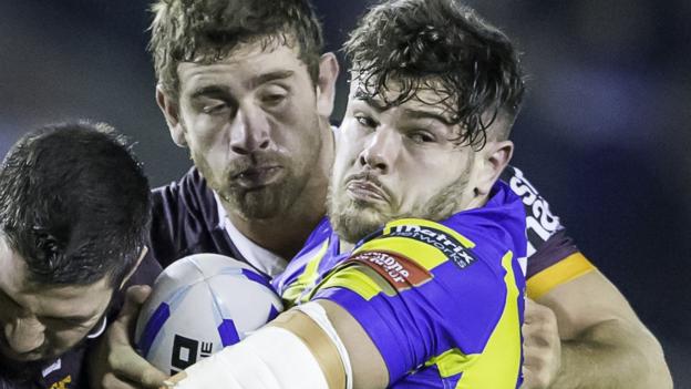Joe Philbin: Warrington Wolves second-row signs contract until 2019