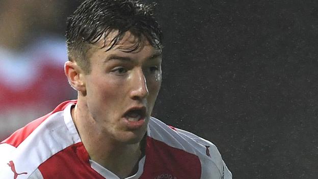 Chris Long: Bolton sign Burnley striker after Fleetwood recall - BBC Sport