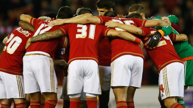 Forest boos help no-one, says Reid
