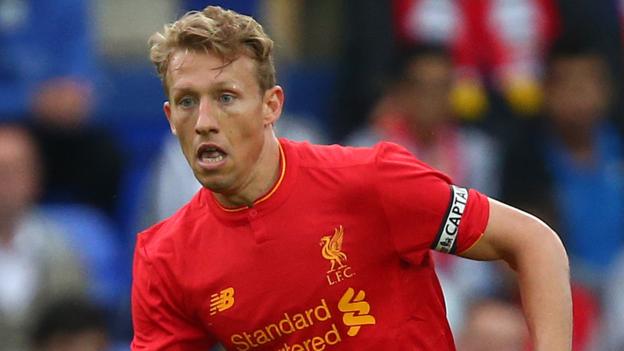 Lucas Leiva: Liverpool midfielder joins Lazio after completing medical