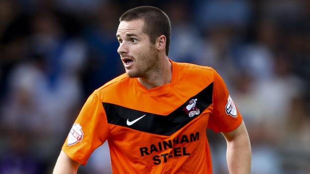 Eddie Nolan: Blackpool sign ex-York City defender on a one-year deal