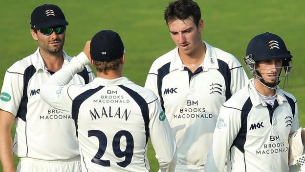 County Championship: Middlesex draw with Lancashire to take nine-point lead