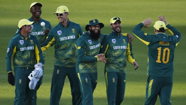South Africa v Sussex: Quinton de Kock hits 104 as tourists win first warm-up game - BBC Sport