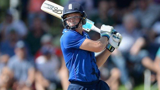 England beat SA with huge score