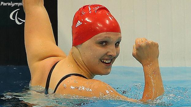 Charlotte Henshaw swaps swimming for canoeing