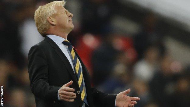 Desesperación de Strachan tras una ocasión.