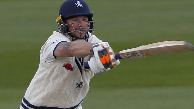 Kent v Derbyshire: Darren Stevens helps hosts complete win at Canterbury