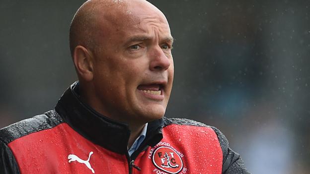 Uwe Rosler: Fleetwood Town boss expects contract talks with League One club
