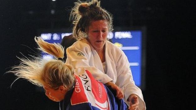 Powell & Conway win bronze in Paris