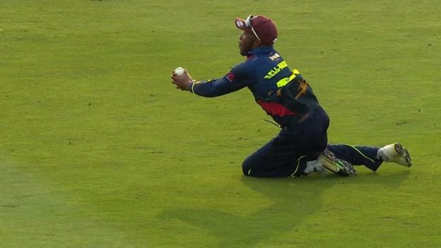 Kent v Gloucestershire: Phil Mustard out after 'brilliant' Daniel Bell-Drummond catch