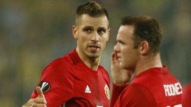 Morgan Schneiderlin: Man Utd and Everton agree £22m fee for midfielder