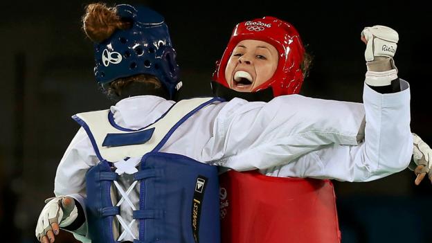 Watch: Defending champion Jones into taekwondo final