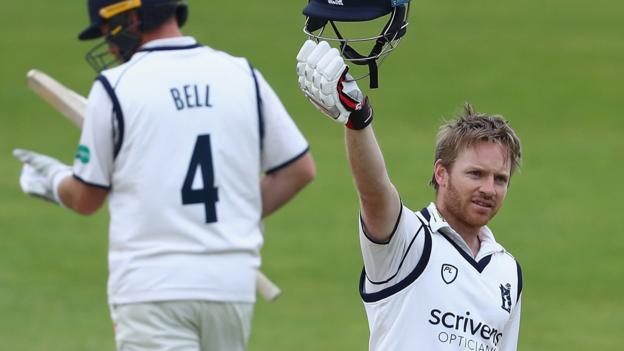 Warwickshire v Surrey: Ian Westwood hits 153 as Bears perform better at Edgbaston