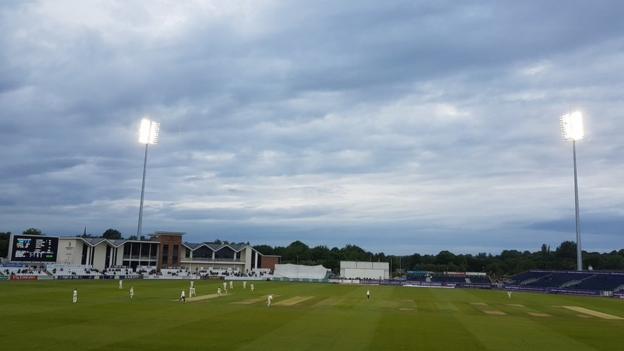Durham v Worcestershire: Brett D'Oliveira takes charge at Chester-le-Street