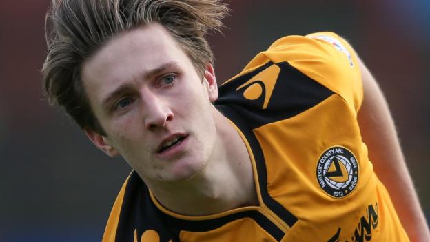 Fleetwood Town: Preston North End's Ben Davies joins League One club on loan