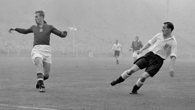 Jackie Sewell: Former England and Notts County striker dies, aged 89