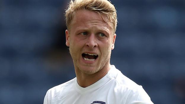 Tom Clarke: Preston North End captain agrees three-year contract
