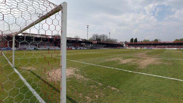 Omar Beckles: Accrington sign former Aldershot defender