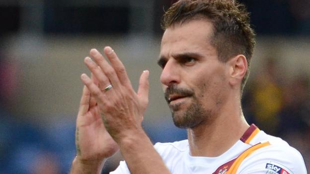 Filipe Morais: Bolton Wanderers sign winger after Bradford City exit - BBC News
