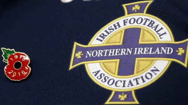 Northern Ireland's football governing body wants urgent Fifa meeting over poppy fine