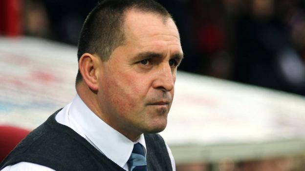 Martin Allen: Eastleigh manager puzzled by home win drought