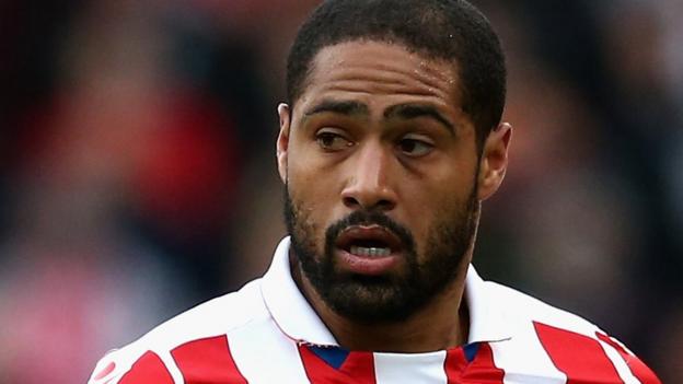 Johnson signs new Stoke contract