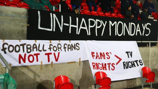 FC United of Manchester: Protest club may apply for overdraft