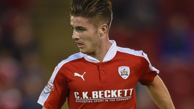 Dan Crowley: Oxford United sign Arsenal midfielder on loan