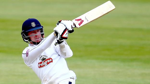 County Championship: Hampshire's Adam Wheater hits century at Nottinghamshire