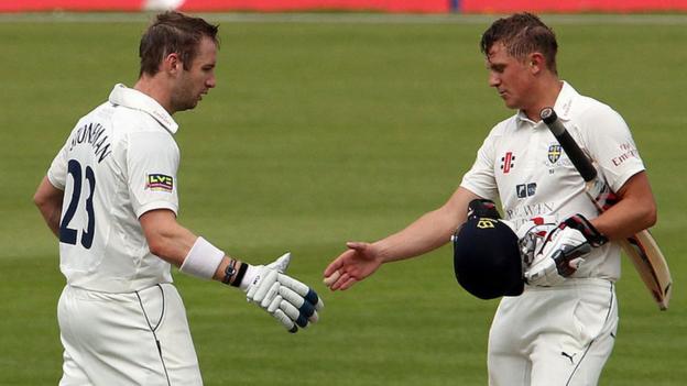 County Championship: Borthwick & Stoneman earn Durham draw with Warwickshire
