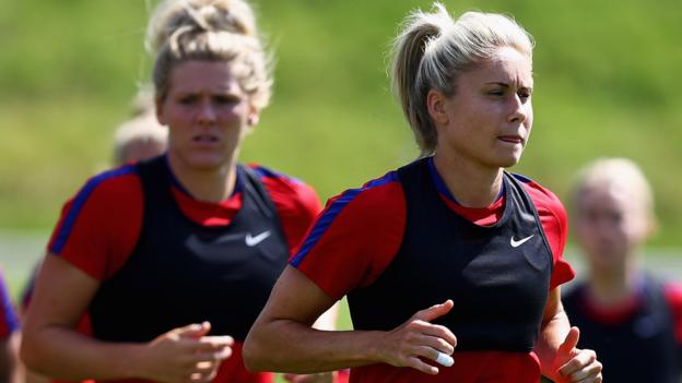 Euro 2017: England boss Mark Sampson says team have three weeks to become 'legends'