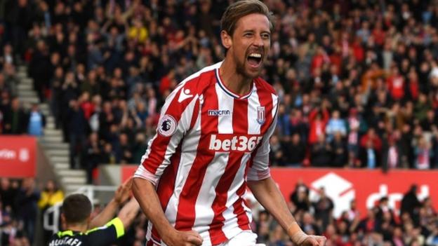 Crouch still hungry for goals at Stoke