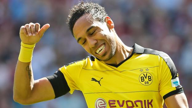 Pierre-Emerick Aubameyang: Man City target 'staying with Borussia Dortmund'