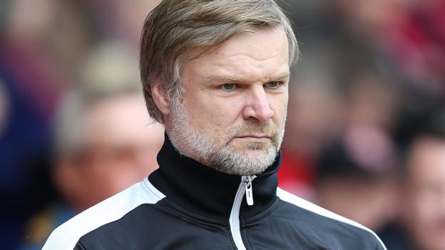 Steven Pressley: Fleetwood Town manager resigns from League One club
